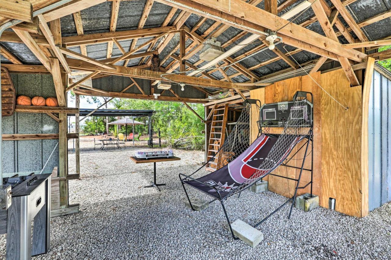 Authentic Clewiston Home With Outdoor Game Room Exteriör bild